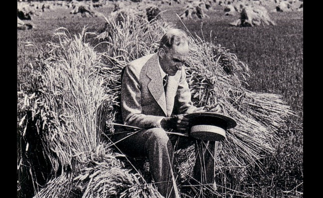 Henry Ford wears suit made of Soysilk