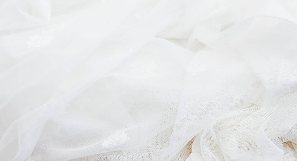 What is Organza? – Fabric Guide and Explanation